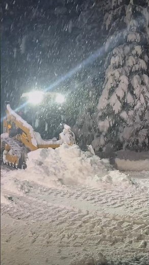 CAT 259D3 Plowing snow!!