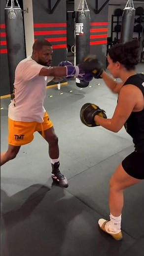 Floyd Mayweather TEACHING How to Box on the Outside