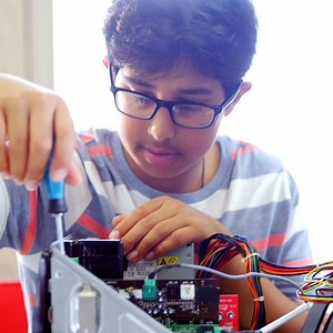 6.9K views · 15 reactions | Nous avons tous commencé quelque part... Votre premier PC, c'était quoi et quand ? 珞 #IntelCore #TBT #Intel Petit guide pour construire un PC de jeu ➡️ https://intel.ly/2yPAUyN | Intel | Facebook