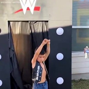 A dream birthday party for any WWE fan 😆 (via @Iceesis/Twitter) | ESPN Australia / NZ
