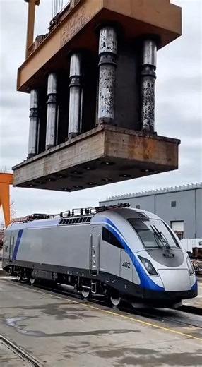 Hydraulic Press vs Shiny Train: Epic Crush! 🚂💥