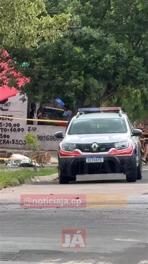 Wagner Souza | Barba Azul on Instagram: "🚨URGENTE: Homem é morto a tiros nesta sexta-feira(16) no Pq Floresta em Campinas. Segundo informações, dois homens em uma moto passou e atirou na vítima. A Equipe do Resgate do Corpo de Bombeiros foi prestar socorro, mas a vítima não resistiu vindo a óbito no local."