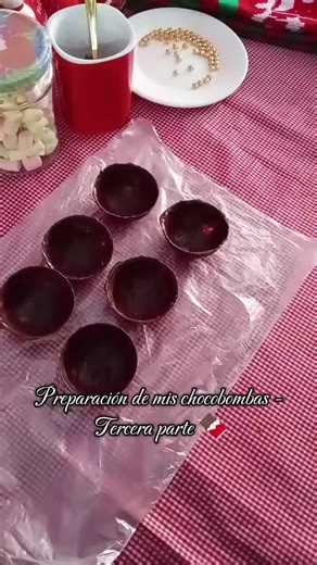 Preparación de Chocobombas Navideñas: Parte Tres