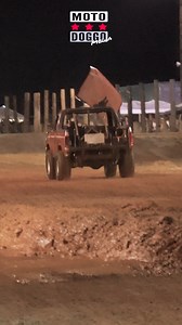 Ford Bronco Loses Hood #mudtruck #mudding | Moto Doggo