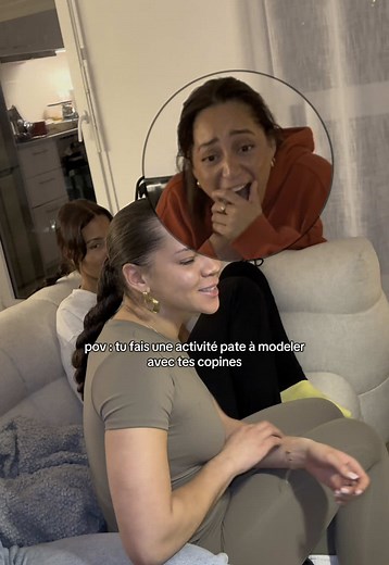 Activités entre copines : Pâte à modeler et rires