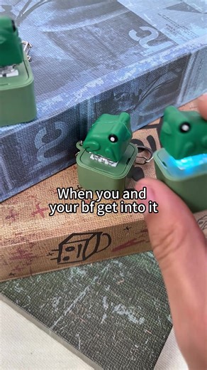 Fidget Toys: Fun Frog Keychain Sounds