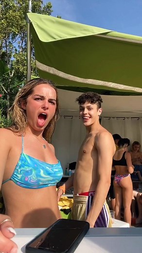 Day 2 of throwing it back in front of my friends 💀 @addisonre