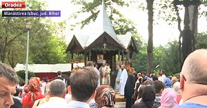 Pelerinaje la izvorul făcător de minuni de la Izbuc, în Bihor, şi la Rohia, în Maramureș