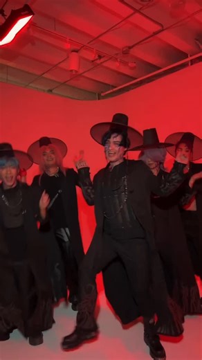 ✧DANNY PHANTOM ✧ on Instagram: "COME IN JINU LETS GO PARTY"