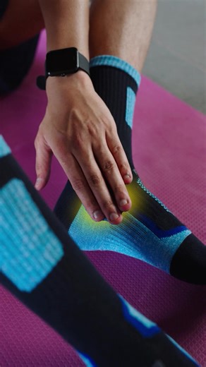 Introducing Frido 5-Toe Socks 🚀 The first socks that make you say: “Wait… this feels different.” Each toe gets its own space. No squeezing. No bunching. No awkward fabric folds. Just: 🧦 Individual toe pockets for a relaxed fit 🧦 Textured knit for a secure feel inside shoes 🧦 Designed for walks, workouts & daily wear 🧦 Lightweight, breathable comfort all day It takes 30 seconds to wear. But the comfort lasts much longer. Not ordinary socks. Just a smarter way to dress your feet. | Frido