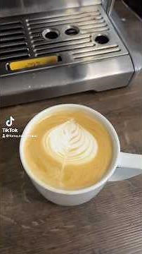 Making the perfect flat white with sage coffee machine #latteart