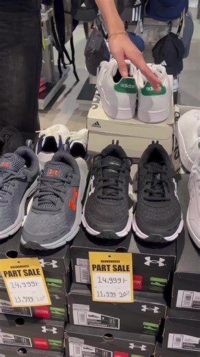 Get ready to score up to 30% OFF, starting from Rs. 10,499/- Whether you’re walking, working, or styling up your look, the right pair is waiting for you 🔥 Limited-time deals you don’t want to miss — step in and save big 🛍️ 📍Brandhouse City Center, kamalpokhari - 014011502 #brandhouse #shoes #newarrivals #citycenter