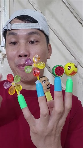 Satisfying ASMR Bubble Gum Experience