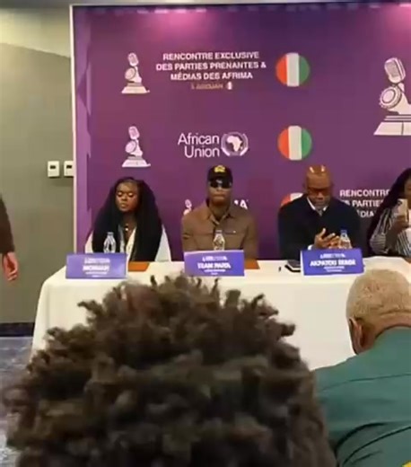 🚨 Présence remarquée de Axel Merryl aux côtés de Didi B, Zagba le Requin et de nombreuses autres personnalités publiques à l’occasion de la 10ᵉ édition des All Africa Music Awards . Fierté nationale 🇧🇯 🔔Gagn£r 100K/mois avec ton téléphone, c’est possible. Mais pas en scrollant . En apprenant une vraie compétence. Notre formation en Community Manager te montre comment : – Trouv£r des cli£nts – Fixer tes tarifs – Génér£r tes premiers revenus 📅 Démarrage : 14 Mars 📍 Présentiel – Abomey-Calavi