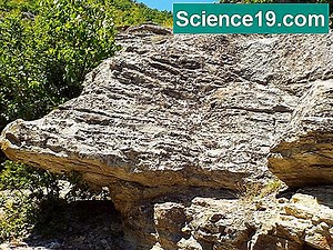 В какъв слой на земната атмосфера изкуствените спътници обикалят около Земята? 💫 Научно-Популярен Мултимедиен Портал. 2025