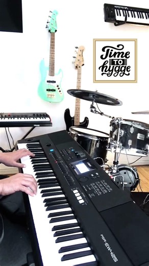 Playing My Favorite Song On This Awesome Keyboard!