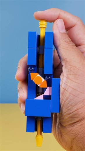 SunPro Bricks on Instagram: "A simple LEGO fidget that explains ballpoint pen mechanism #lego #fidget #legomoc #satisfying"