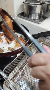 59 reactions · 44 shares | Fried chicken,nna walang breeding.  #friedchicken #pritongmanok #simpleulam #lutongpinoy #lutongbahay | Emil Resgar Magsipoc | Facebook