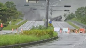 馬太鞍溪堰塞湖溢流沖斷馬太鞍溪橋 光復鄉等鄉鎮淹大水
