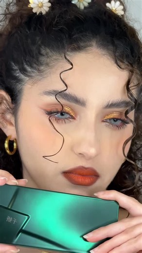 1.8K reactions · 18 shares | Catching fire eye makeupdo yall want a tutorial?! #makeup #america #makeuptutorial #womenempowerment | Serenasrosess | Facebook