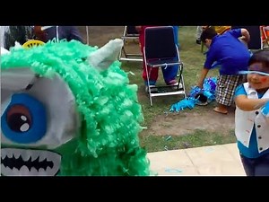 Las Piñatas Green Pinata Birthday Party