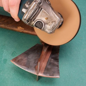 Clean Rust Using Cardboard Efficiently! | Skilled Panda