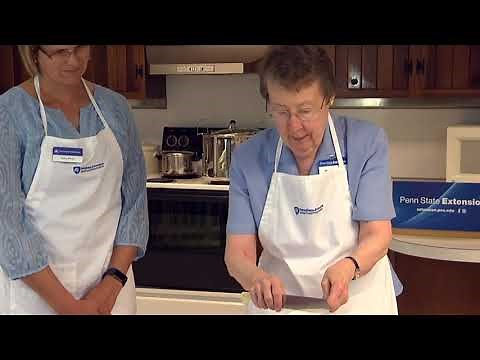Ask Martha: Demonstration of Cooked Strawberry Jam Using Powdered Pectin
