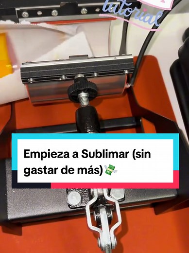 ¿Quieres crear tu primer producto de sublimación desde casa… aunque no tengas experiencia y con una inversión mínima? 💡 Te muestro la ruta exacta que yo hubiera querido conocer antes de perder tiempo y dinero. En este video vas a descubrir: ✅ El producto más fácil para comenzar y vender todo el año ✅ El equipo básico (¡nada de máquinas carísimas!) ✅ El truco que te hará avanzar rápido sin buscar perfección 🚫 Olvidate de pasar meses mirando videos sueltos sin resultados. 💬 UNETE a nuestra clas