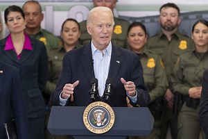 Joe Biden Using Notecards During Border Visit Raises Eyebrows