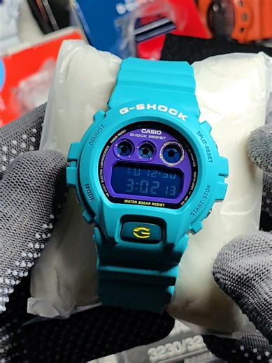 DW-6900SN-3JF. Model ni di released pada July 2011 dan tak lama lepas tu dah stop production . Warna hijau petronas antara kod warna yang jarang boleh dapat pada G-Shock. #dw6900sn3 #gshocklimited #gshockmalaysia #gshockoriginal #greencollection