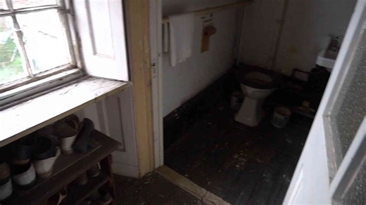 Abandoned Sleepy Hollow mansion - everything left behind!