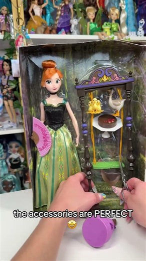 Anna 💚 #disneyfrozen #disneyprincess #disneyanna #disneydolls #disneyunboxing