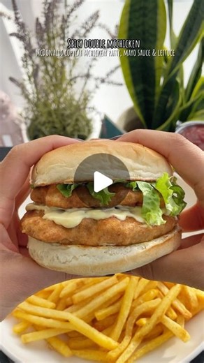Ayesha Mahboob on Instagram: "Spicy double McChicken at home but even better 🫶🏼 Ingredients for McDonalds copycat McChicken patty: (this recipe makes around 7-8 patties) 2 chicken breasts (minced in a blender) Salt & black pepper to taste 1 tbsp garlic powder 1 tbsp onion powder 1 tsp white pepper powder Flour mixture: 1 cup all purpose flour Salt & pepper to taste 1 tsp each (garlic powder, onion powder, paprika, chilli flakes) 1 tbsp sriracha 1 cup ice cold water Sauce: 1/2 cup mayonnaise 1 