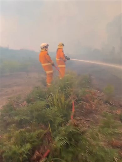 From fireys to locals, Victorians are sharing what it’s really like battling the bushfires on the frontline. #victoria #bushfire #victoriafires #firewarning