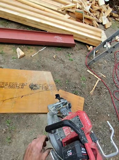 1.8K views | Click. Lock. Work. ✅ Mecalac pick-up system never misses. #constructionlife #mecalacpower | Canadiancarpenter | Facebook