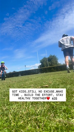 Train with Keepa on Instagram: "Keep fit & healthy, teach your kids to be fit and healthy, just by taking them down the local park, do fun together, we all win & have fun while doing it, no time for excuses, also more time you get to hang with your lil ones ❤️ #priceless #guidethem #yourturn Rocking that full @ia.origin kit we awn, letzgo!"