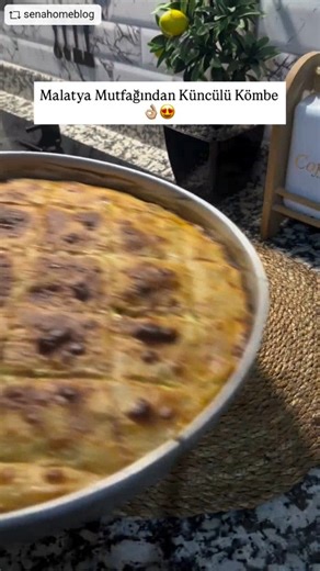 TARİFDEFTERİNİZ on Instagram: "#REPOST @senahomeblog with @download_repost_pro - Malzemeler Hamuru için; * 6 sunbardağı Un 1 tatlı kaşığı tuz * Kulak memesi yumuşaklığında hamur elde edilir. İç harcı için ; * 400 gram kıyma * 3 tane soğan * 1 çay bardağı sıvı yağ * 1 tatlı kaşığı tuz * 2 yemek kaşığı küncü ezmesi (İsteğe bağlı patates de rendeleyip ekleyebilirsiniz) * Not : Siyah küncüyü sizde evde yıkayıp tavada kavurabilirsiniz. Sonra rondo yada havanda ezebilirsiniz. Kulak memesi yumuşaklı