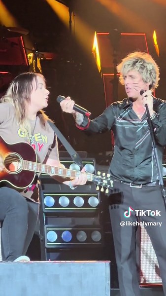 Ruby Leigh Performs 'Good Riddance' with Billie Joe at Concert