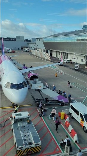 Boarding a Wizz Air Airbus A321neo! ✈️🌍