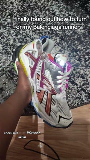 I finally found out how to turn on my Balenciaga runners #sneakers