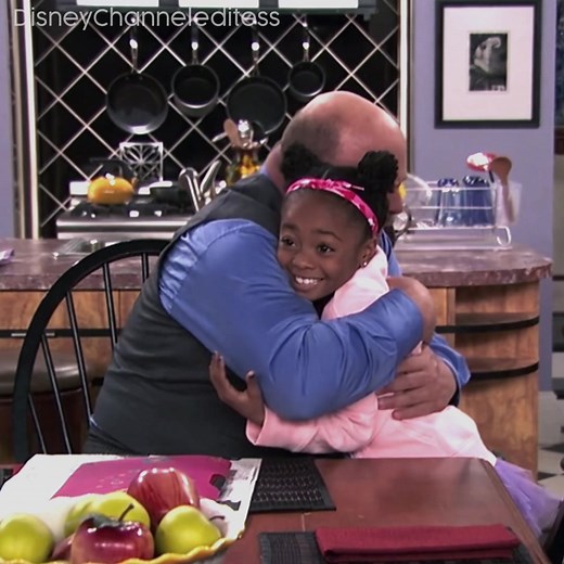 I loved their friendship . ❤️‍🩹 #fyp #disneychannel #DisneyChanneleditss #jessie #zuriandbertram