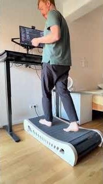 Pre production Office Walker - Light frame with dark slats