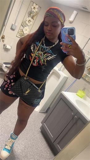 itsonly1naomi (@itsonly1naomi)’s videos with original sound - ©️