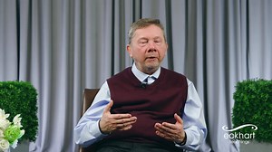 Here's a new teaching from Eckhart on Transcending Fear. In this video, Eckhart answers how we manage any fearful thoughts we might have about losing our job, money, getting sick, or the fear of something happening to a loved one. He also shows us how we can turn our attention away from any fearful thinking and focus on the inner body and deepening into the present moment. You can also find additional teachings from Eckhart and Kim here: https://bit.ly/EckhartTeachingsFreeResources | Eckhart Tol