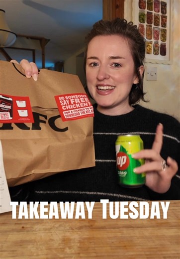 Ep 4. Takeaway Tuesday 🍔 & im trying KFC delivery for the first timeeee #takeawayfood #takeaway #kfc #eatwithme