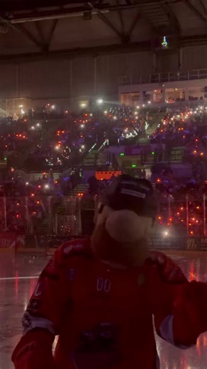 Wonder what shenanigans Steeler Dan has up his sleeve this evening 🤔 Get your tickets for tonight here : https://www.ticketmaster.co.uk/sheffield-steelers-tickets/artist/30123 #SteelersHockey | Sheffield Steelers