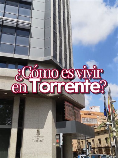 🏡 ¿Cómo es vivir en Torrent? Una ciudad con vida propia, ambiente cercano y ese carácter de pueblo que todavía se siente en sus calles y tradiciones. Con todos los servicios para el día a día y muy cerca de Valencia, Torrent es una opción ideal para quienes buscan comodidad, tranquilidad y calidad de vida. ❤️ ¿Te plantearías vivir aquí? Si estás pensando en comprar, vender o alquilar una vivienda, en Inmobiliaria 3 Casas estaremos encantados de ayudarte. #Torrent #VivirEnTorrent #Valencia #Vivi