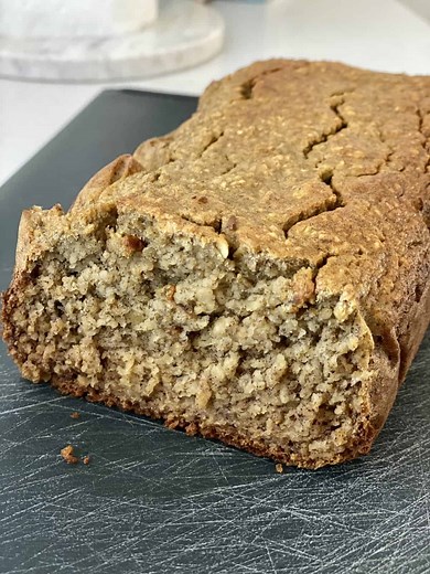 Healthy Banana Oatmeal Bread (5 Ingredients)