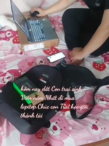 383K views · 2.9K reactions | Được mẹ dắt sang Xgear mua laptop đã quá trời ae ơi ^^ Laptop Gaming Lenovo LOQ 15ARP9 83JC00HXVN Siêu phẩm tầm trung với màn hình 100% sRGB với giá siêu hời dưới 20tr!! #xgear #laptopgaming #LOQ #laptop #lenovo | Xgear | Facebook