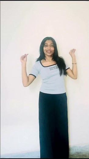 Singing ‘Khale khale na’ in my head🤭#eatitup #sphagetti #lesserafim #fyp #shorts #trending #dance